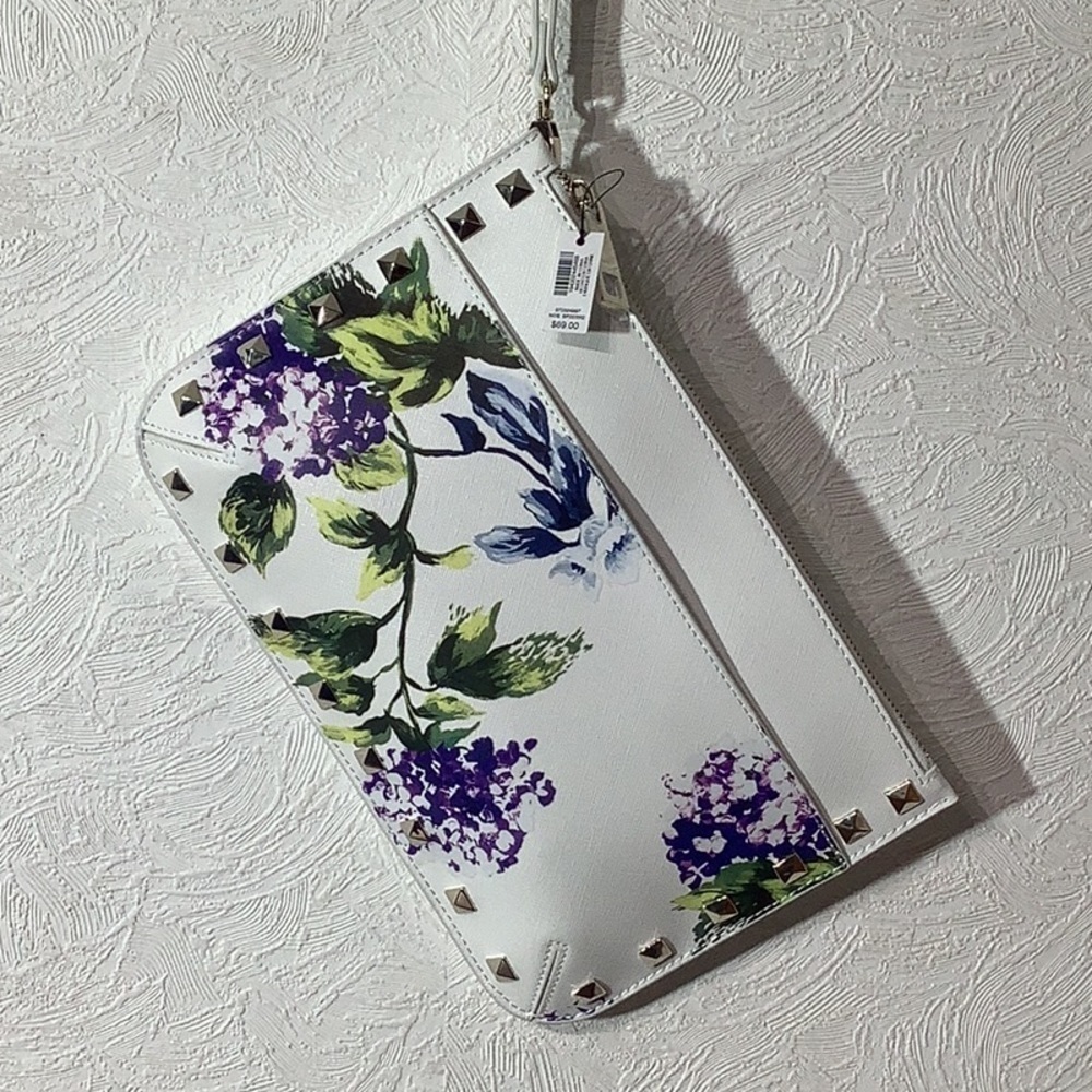 White House Black Market NWT - floral white silver studded medium sized wristlet - Picture 3 of 11